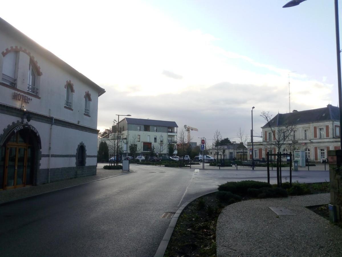 Hotel De La Gare クリソン エクステリア 写真
